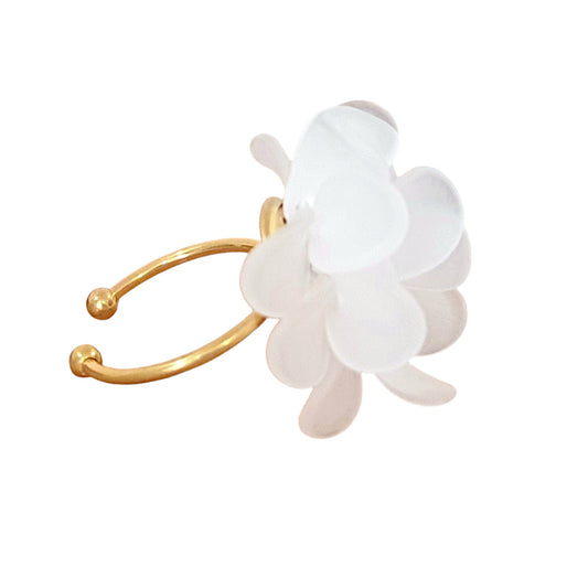 Elegant gold-plated flower acrylic ring, crafted from stainless steel with an adjustable size, weighing 3.7g. Hypoallergenic, tarnish-free, and designed for exceptional durability, this ring comes in Sutra Designs’ custom jewelry packaging, perfect for gifting or safekeeping