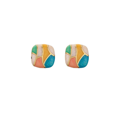 Chic color block enamel 18K gold-plated ear studs, crafted in durable stainless steel, measuring 2 cm x 2 cm and weighing 8g. Hypoallergenic, tarnish-free, water-resistant, and designed for exceptional durability, these studs come in Sutra Designs’ custom jewelry packaging